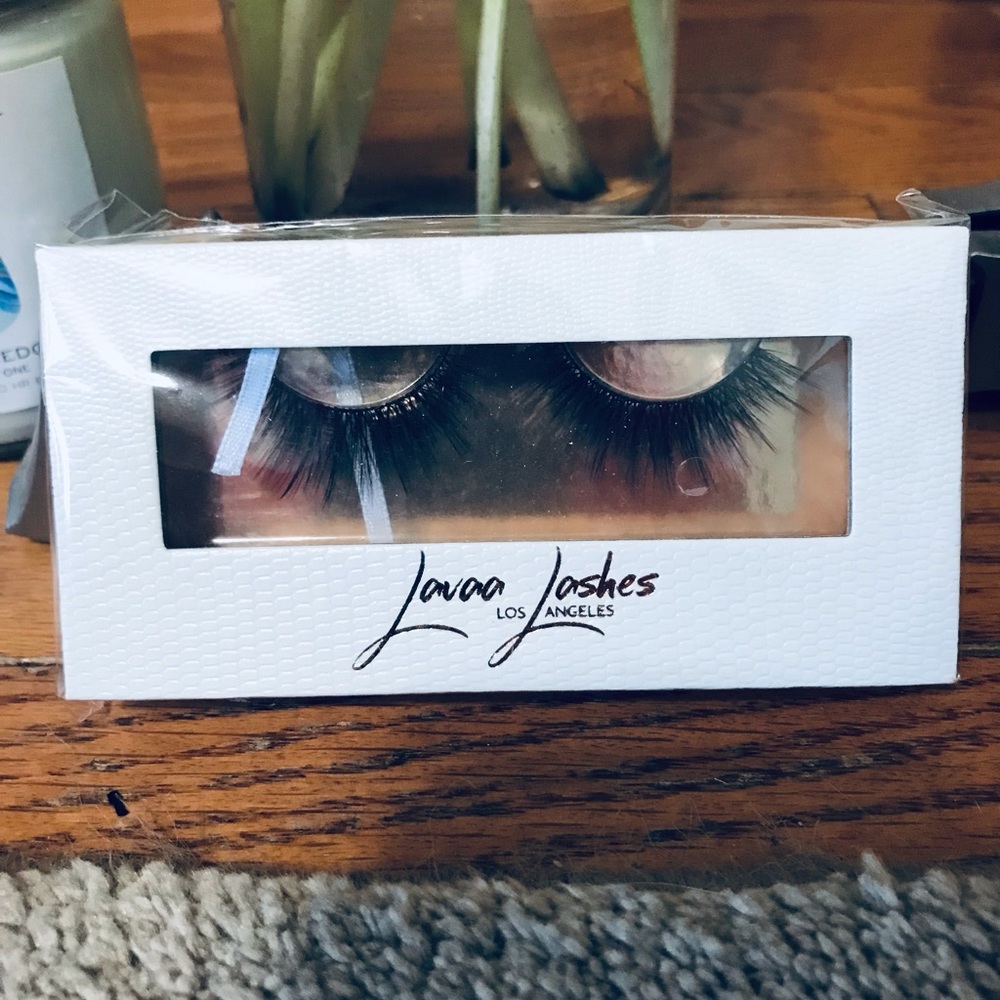 LAVAA LASHES